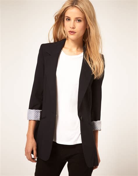 navy blue boyfriend blazer.